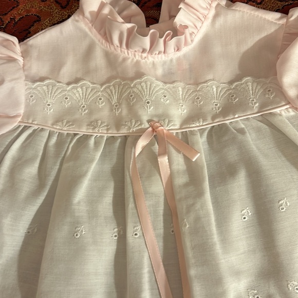 White and pink dress - Picture 2 of 7